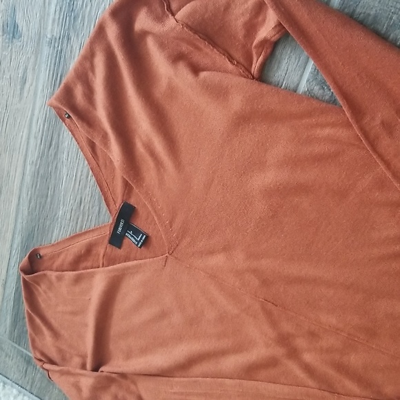 Forever 21 Off the Shoulder Light Brown Sweater Size Small - Picture 2 of 7